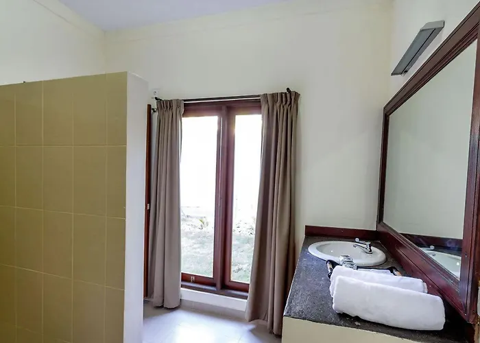 Hotel Padma Kumala 4*
