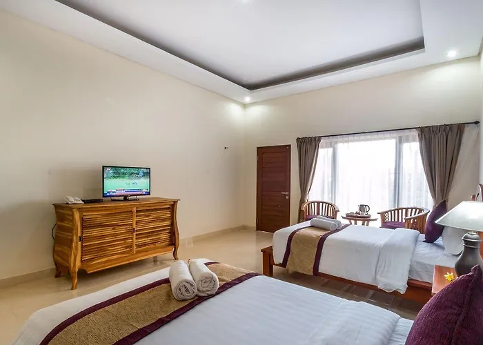 Hotel Padma Kumala 4*