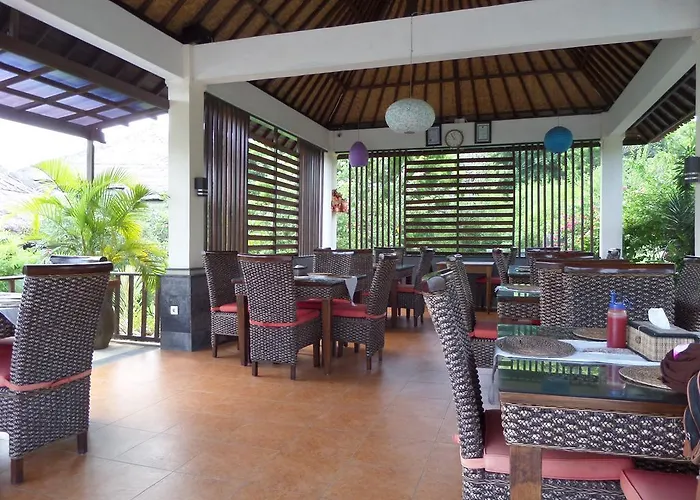 Hotel Padma Kumala 4*